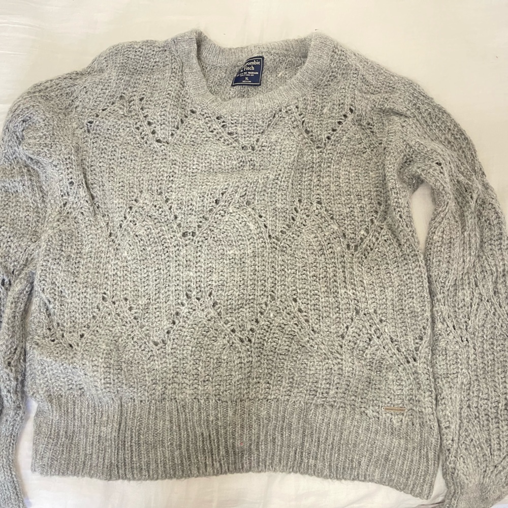 grey knit sweater